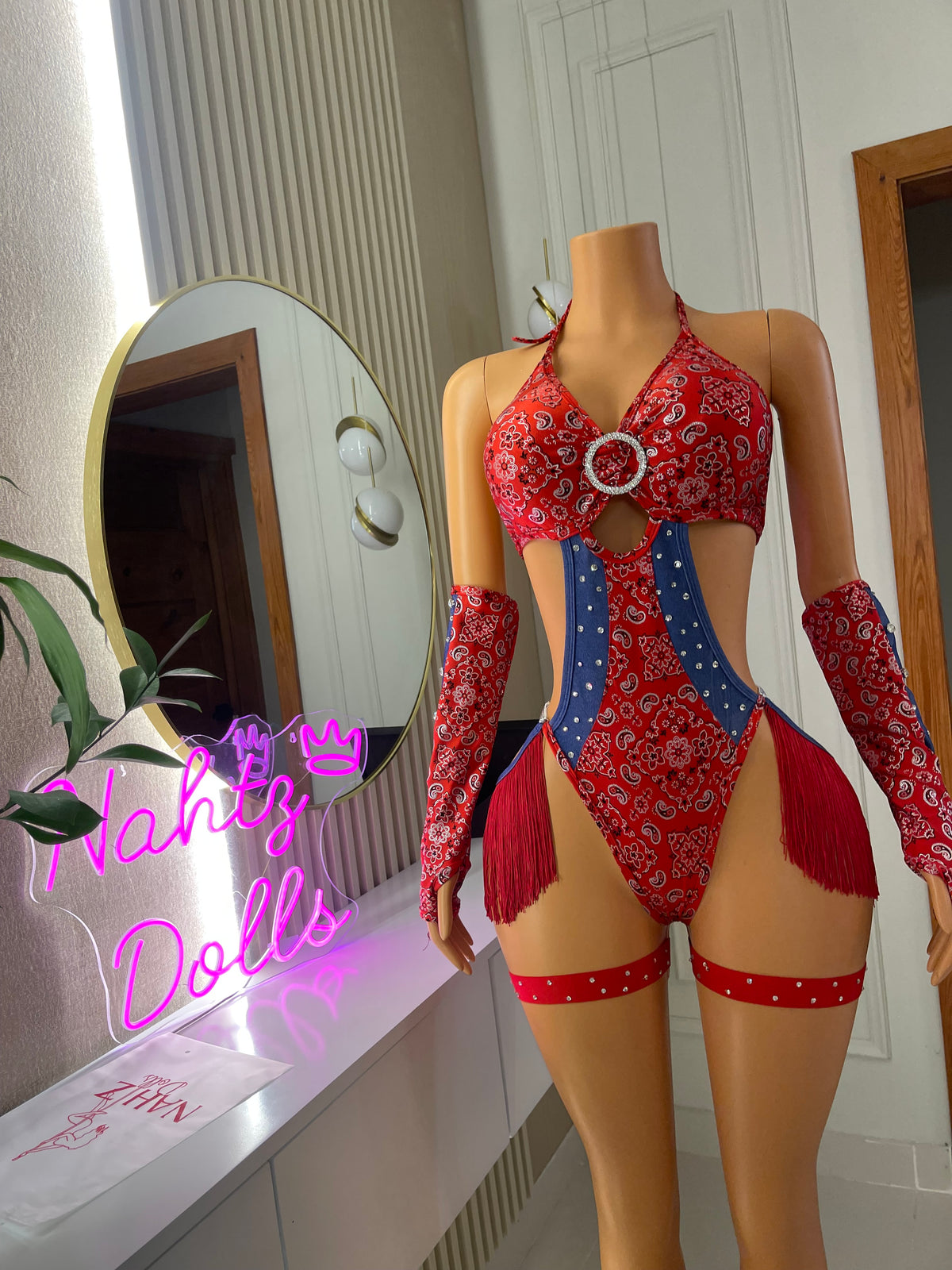 Red exotic 074